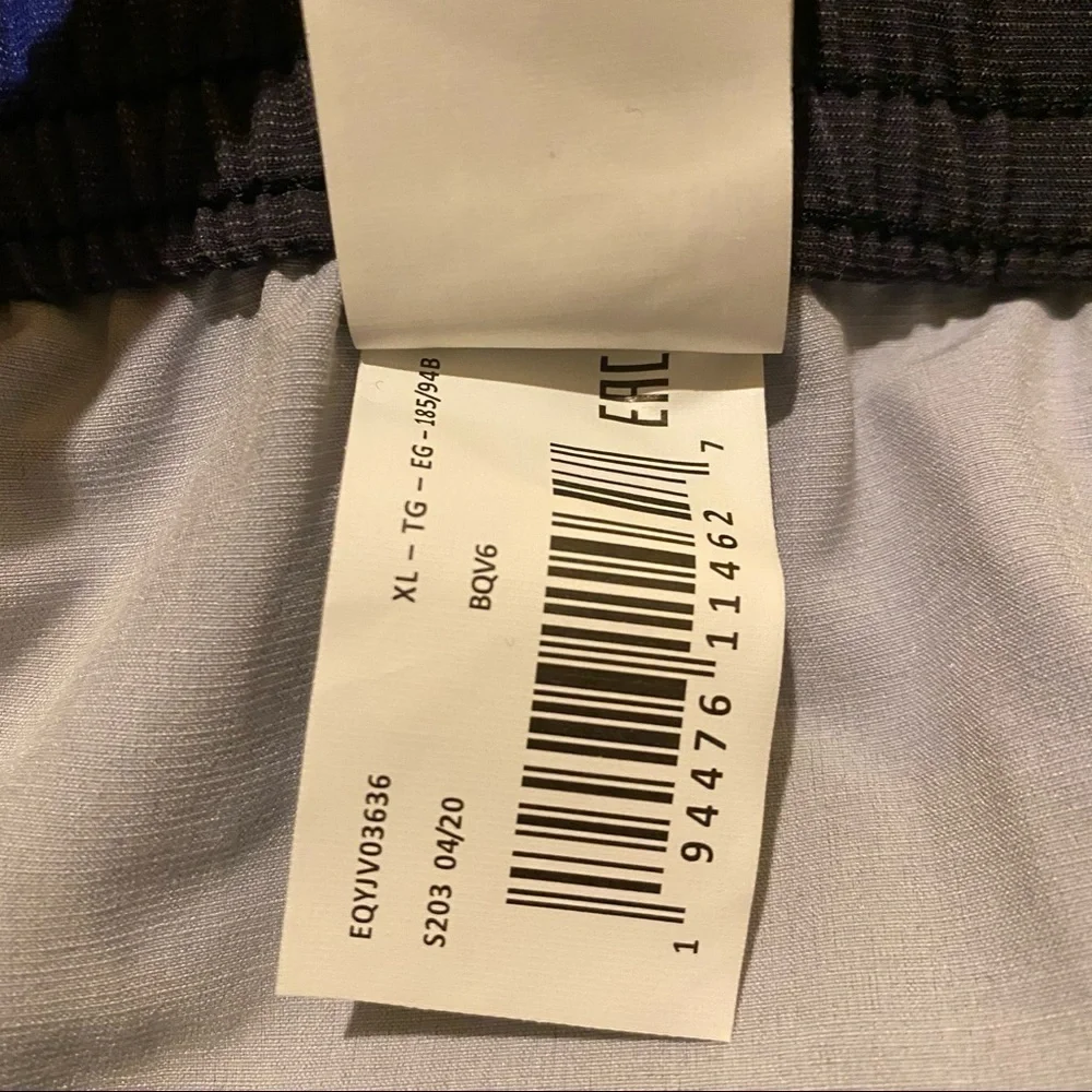 NWT~QUIKSILVER Men Floral Swim Shorts-XL